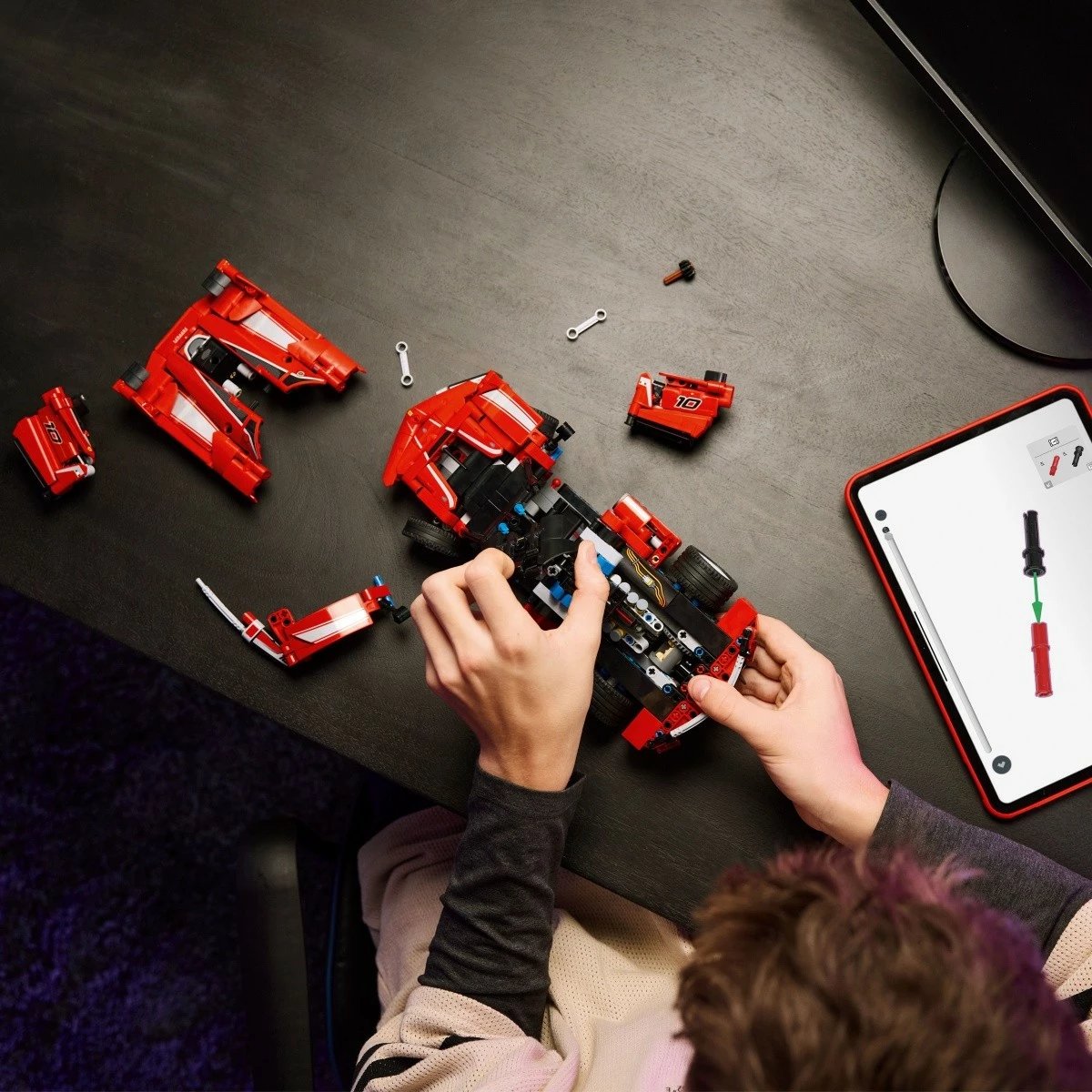 Set ndërtimi LEGO Technic Ferrari FXX K 42212, 897 pjesë, e kuqe