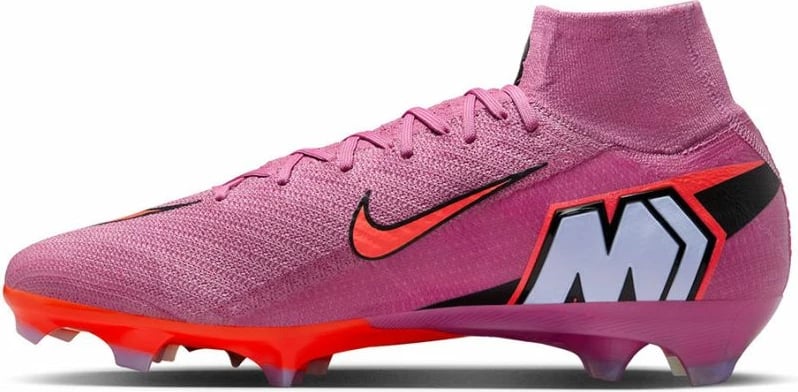 Atlete futbolli Nike, të kuqe