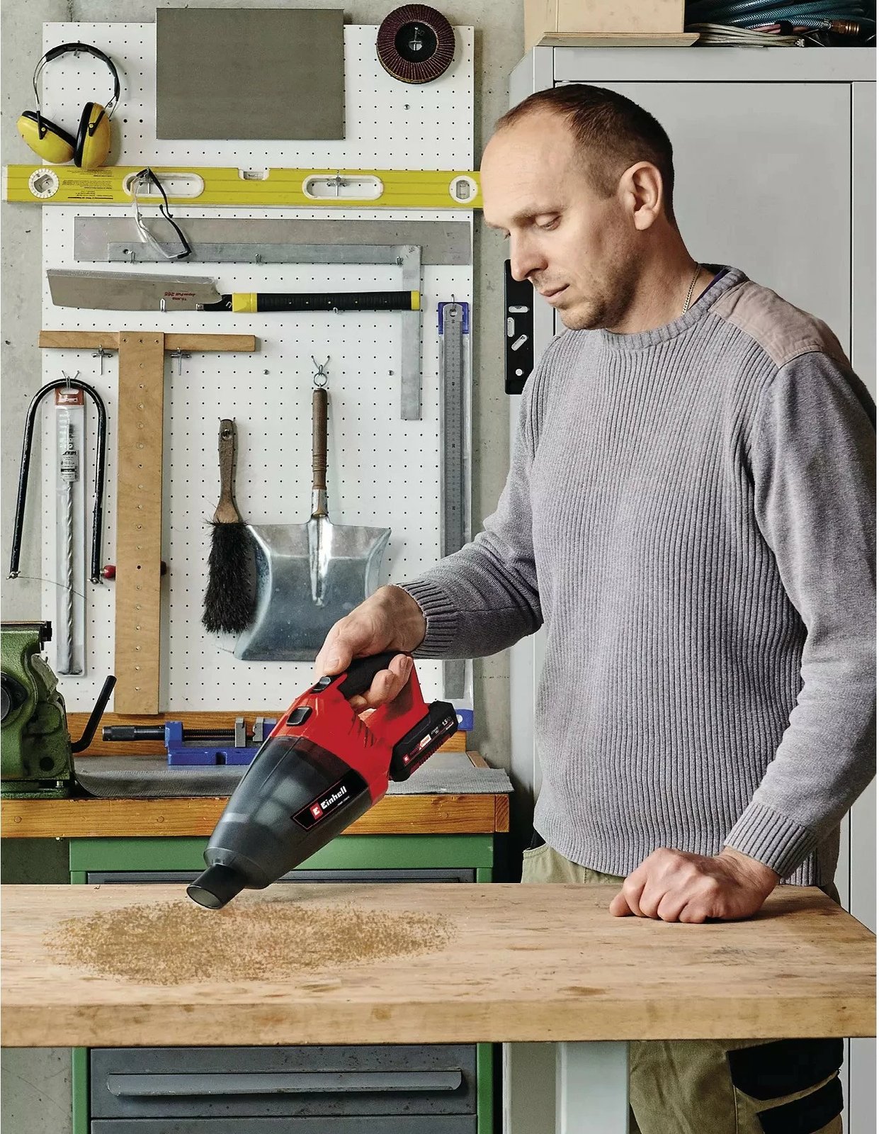 Fshesë dore Einhell TE-VC 18 Li solo, 18V, pa qese, zi/kuqe Fshesë dore Einhell TE-VC 18 Li solo, 18V, pa qese, zi/kuqe