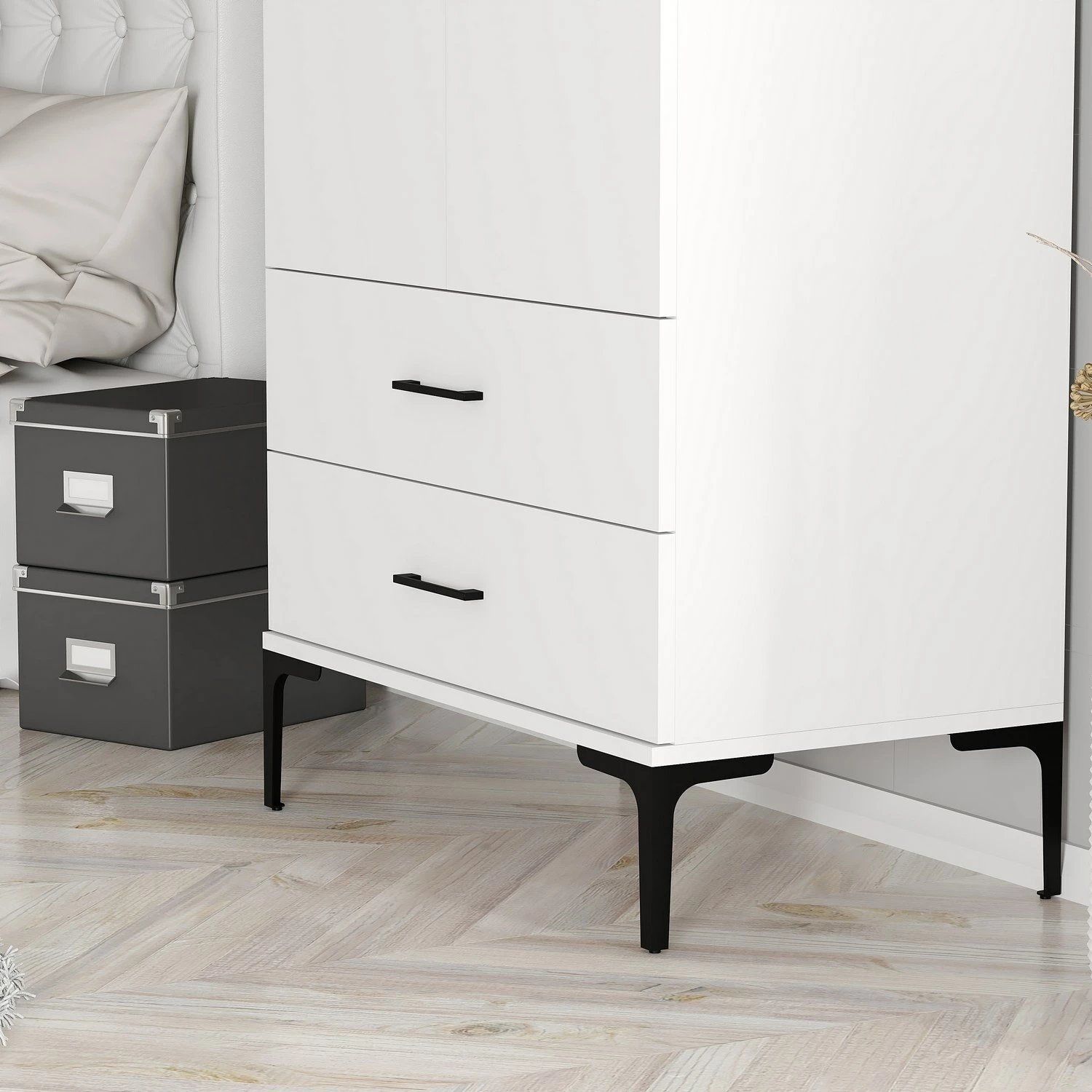 Dollap Hanah Home, Kumsal T, i bardhë