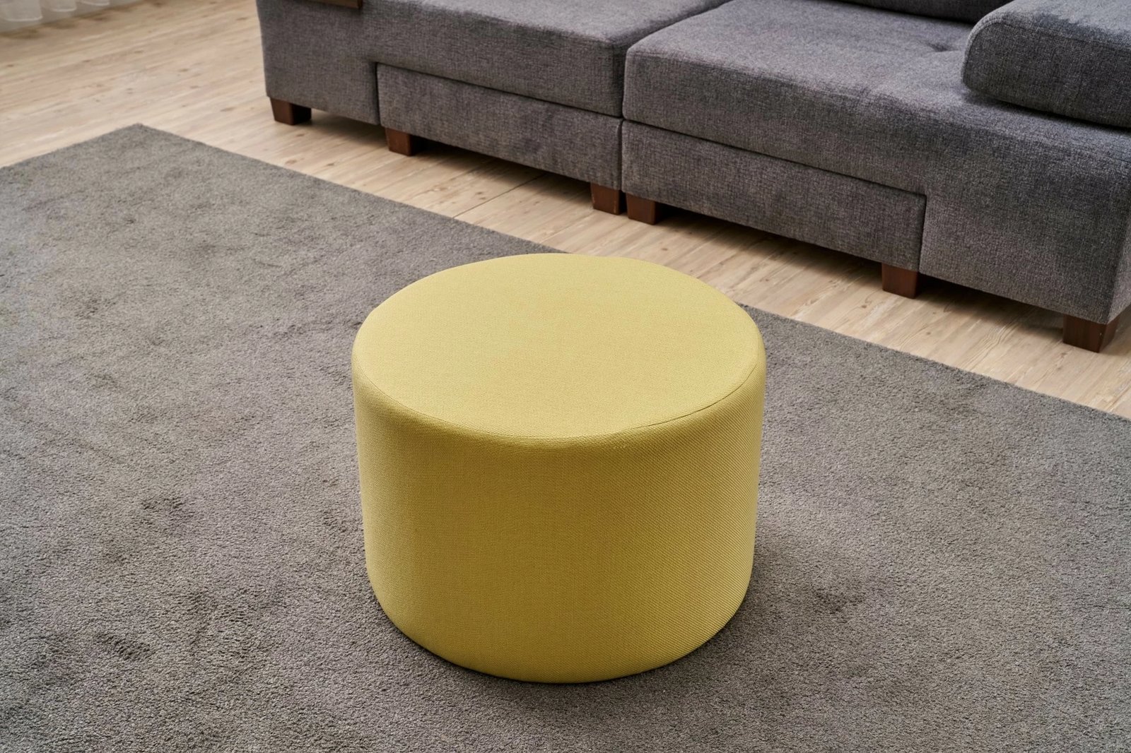 Puf Likya, ngjyrë e verdhë