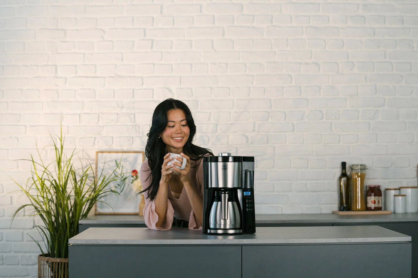 Aparat kafeje Melitta 1025-18, i zi Aparat kafeje Melitta 1025-18, i zi