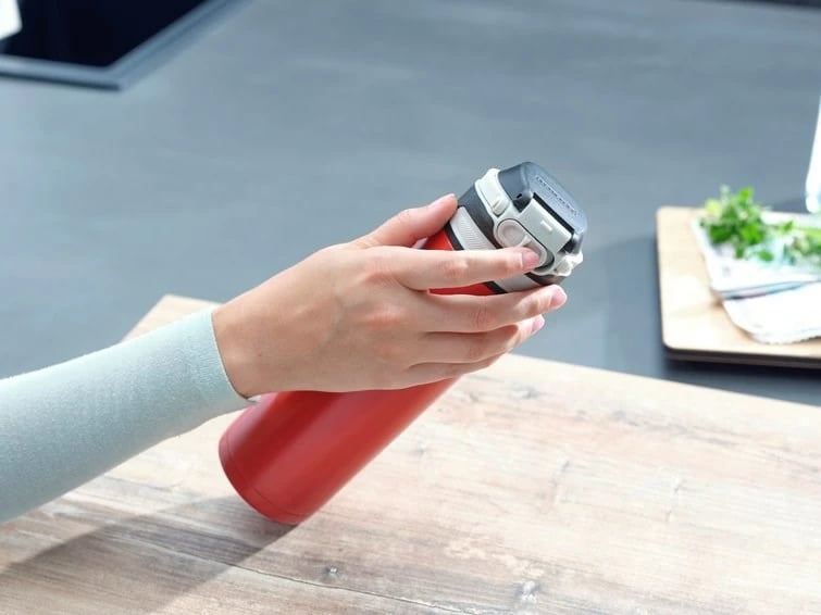 Termos udhëtimi LEIFHEIT 3273, 600 ml, e kuqe/zezë