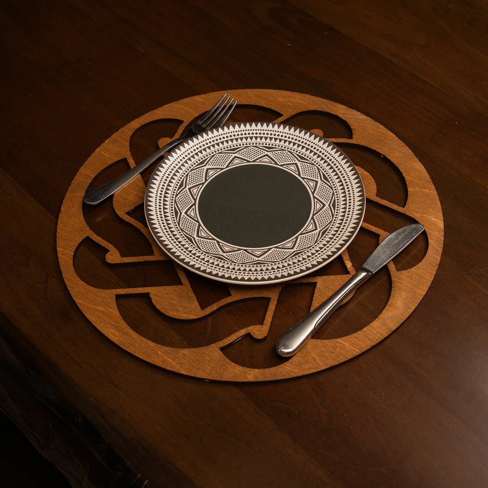 Set nënshimesh druri për tavolinë (4 copë), Hermia, ngjyrë arre