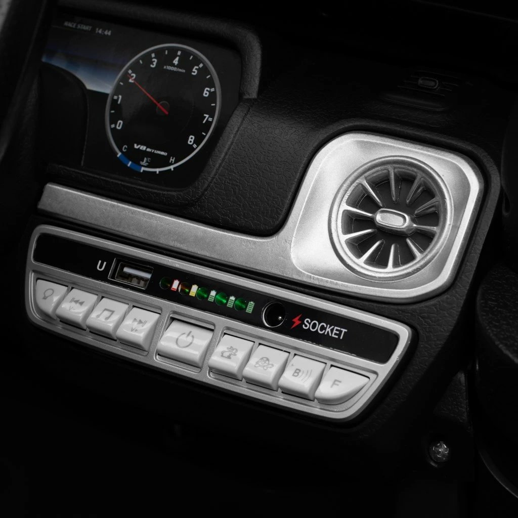 makinë elektrike për fëmijë, Baby Mix, Mercedes-Benz G63 AMG, 12V 4.5Ah, 2x30W, telekomandë 2.4G, USB Bluetooth radio, e zezë