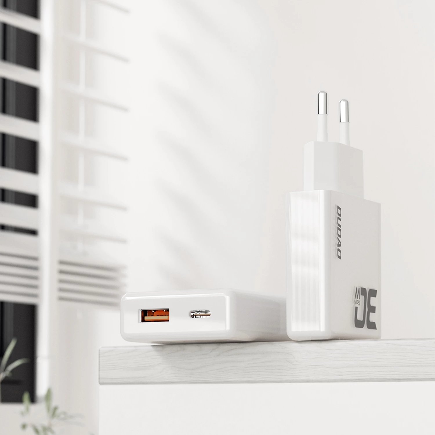 Karikues muri Dudao A30EUL, GaN, 30W, 2 porta USB-A/USB-C, me kabllo USB-C në Lightning, Bardhë