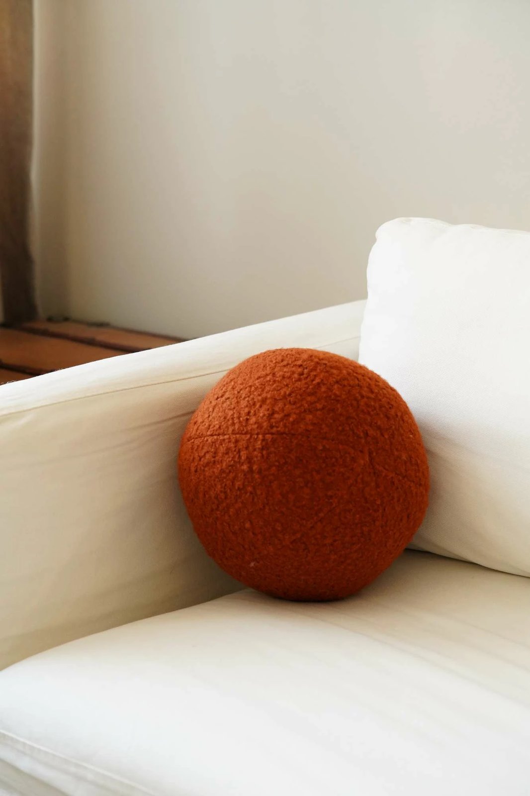 Jastëk dekorativ Evila Originals, Teddy Top 25, ngjyrë tullë