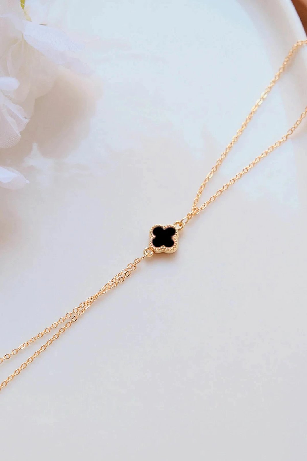 Byzylyk Jumeon, ngjyrë ari, gur zirkon