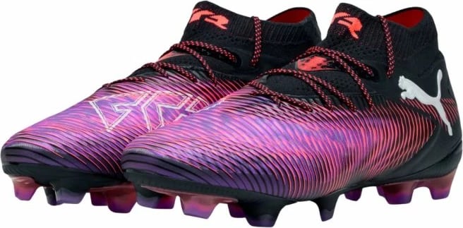 Atlete futbolli Puma për meshkuj, të zeza dhe të kuqe Atlete futbolli Puma për meshkuj, të zeza dhe të kuqe