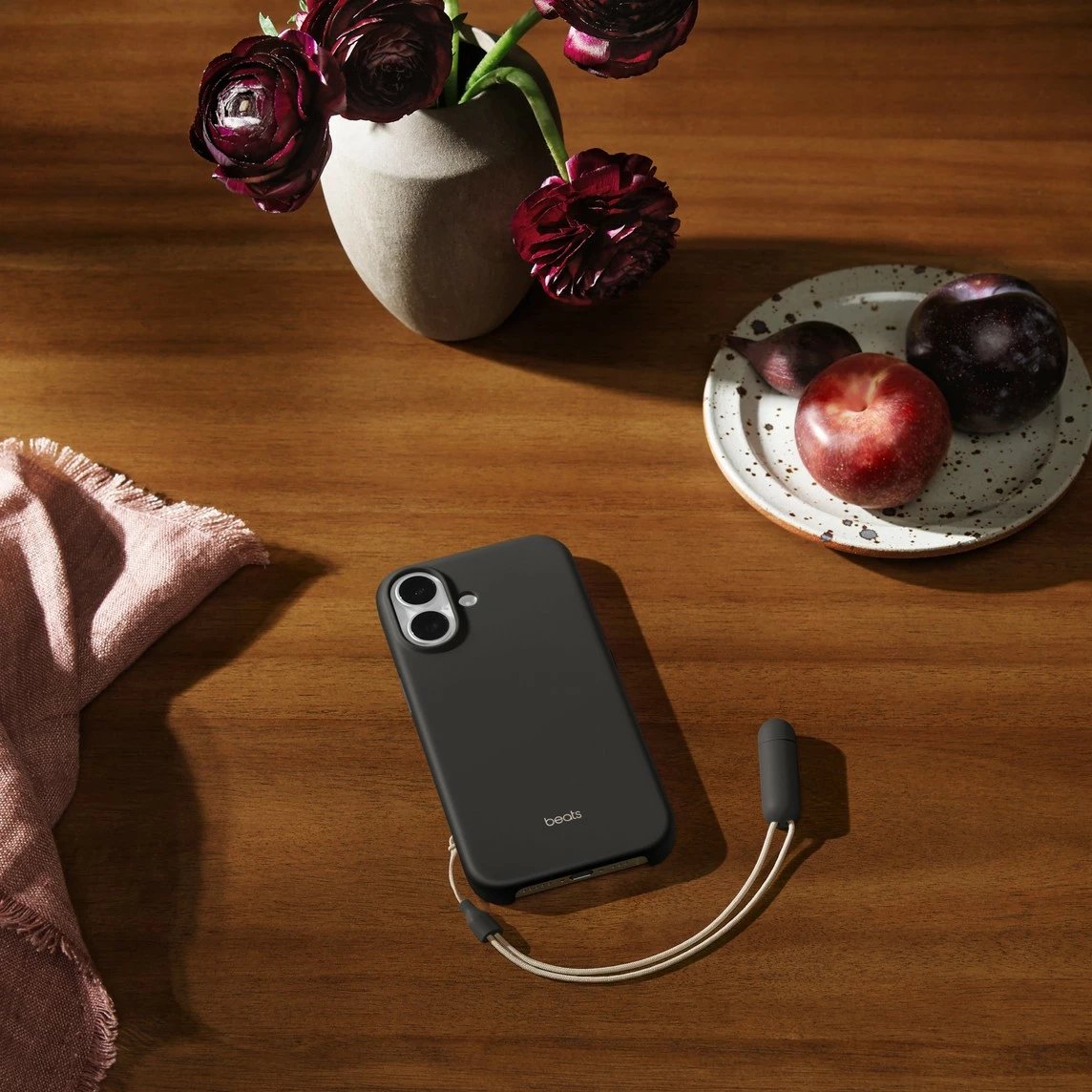 Mbështjellës Apple Beats Kickstand Case për iPhone 17, MagSafe, Sapphire Gray