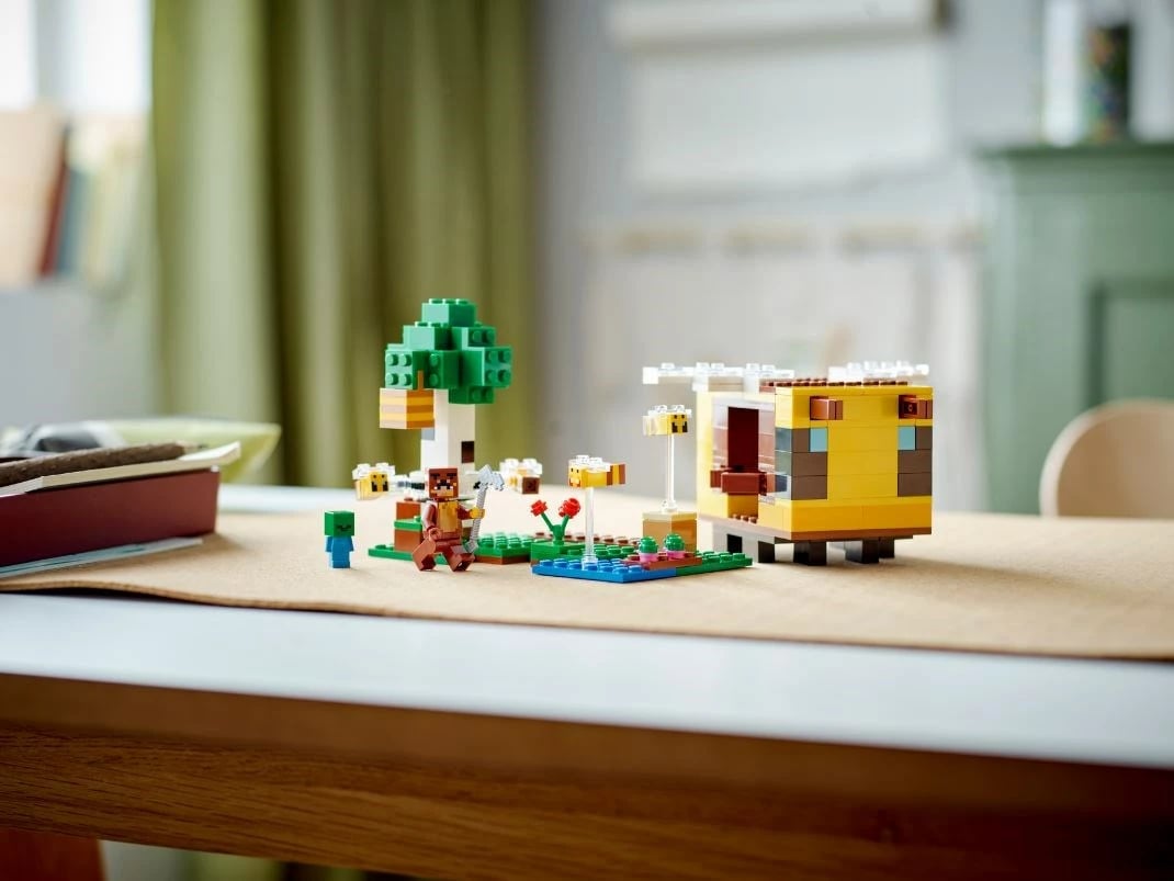 Set LEGO Minecraft 21241 The Bee Cottage Set LEGO Minecraft 21241 The Bee Cottage