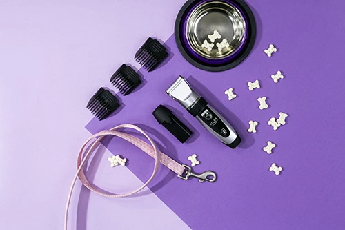 Makinë qethëse për kafshë, Adler AD 2823, 35W, kokë titan me teh qeramike, me ose pa kabllo, 4 krehra 3–12 mm, karikim USB, set me bateri rezervë Makinë qethëse për kafshë, Adler AD 2823, 35W, kokë titan me teh qeramike, me ose pa kabllo, 4 krehra 3–12 mm, karikim USB, set me bateri rezervë