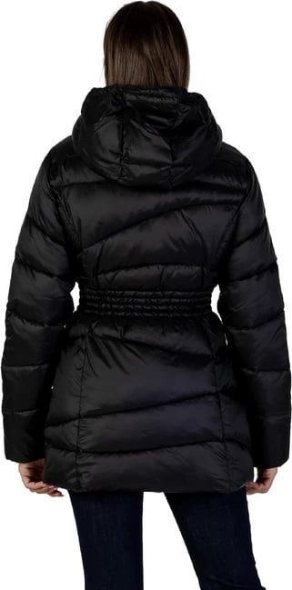 jakne femra Ea7 e zezë