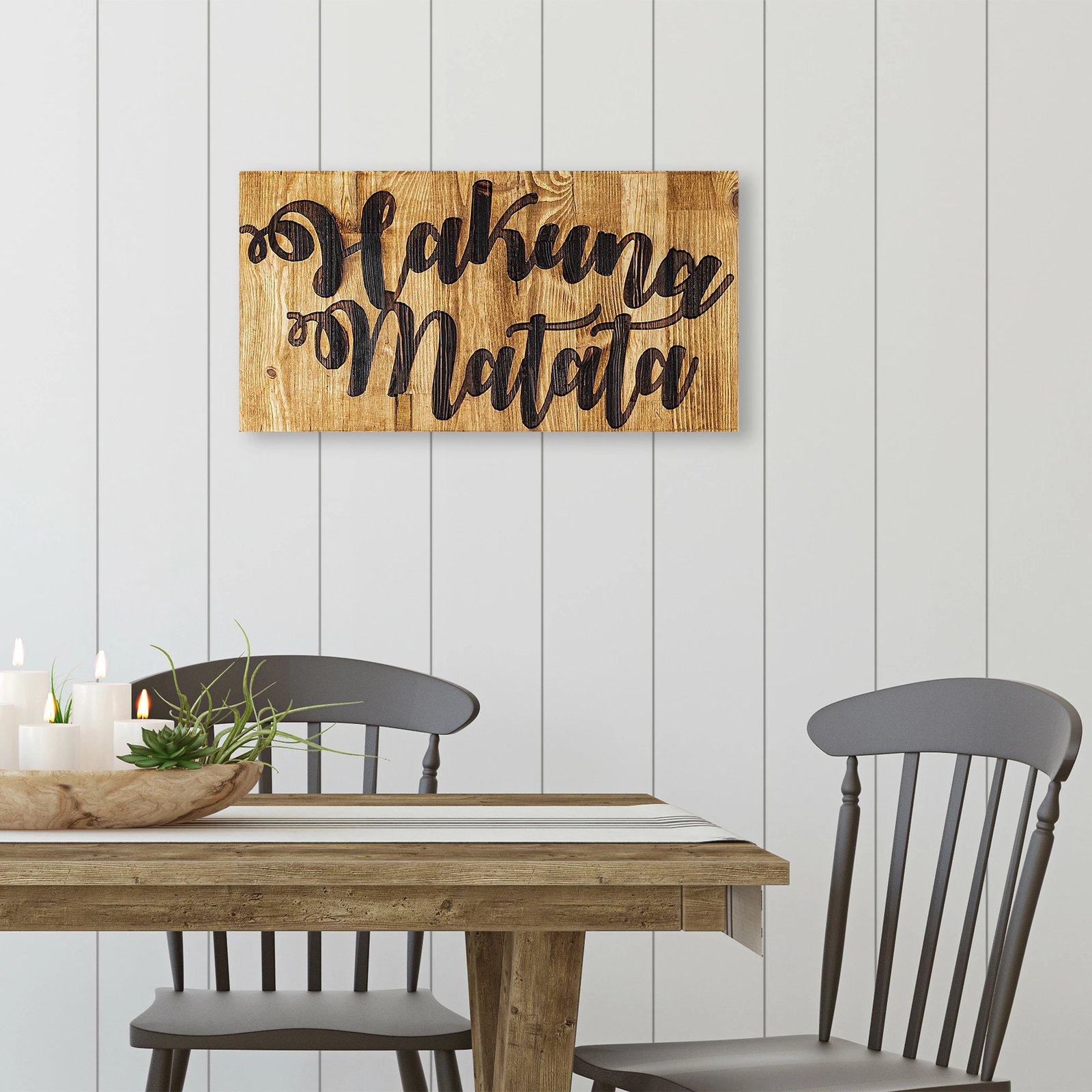 Aksesor dekorativ prej druri për mur, Hakuna Matata, ngjyrë arre dhe e zezë