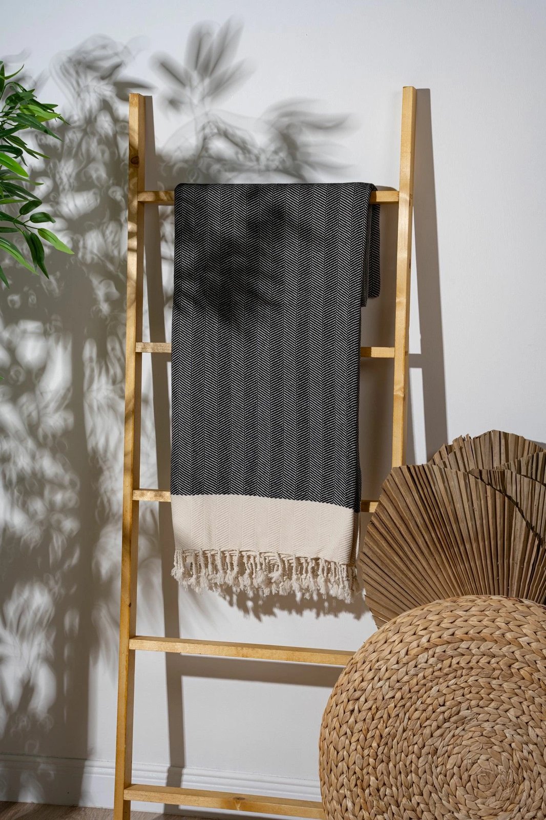 Peshqir plazhi Fouta, ngjyrë e zezë, Mijölnir, 90x180cm