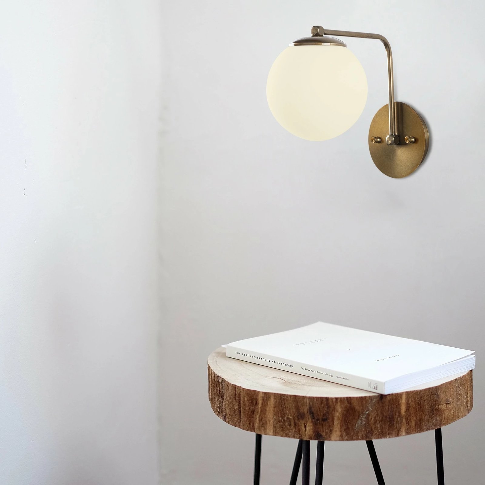 Llambë muri Opviq, Daisy - 146-A, ngjyrë ari Llambë muri Opviq, Daisy - 146-A, ngjyrë ari