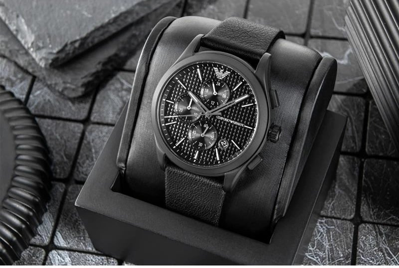 Orë dore me byzylyk për meshkuj Emporio Armani, të zeza