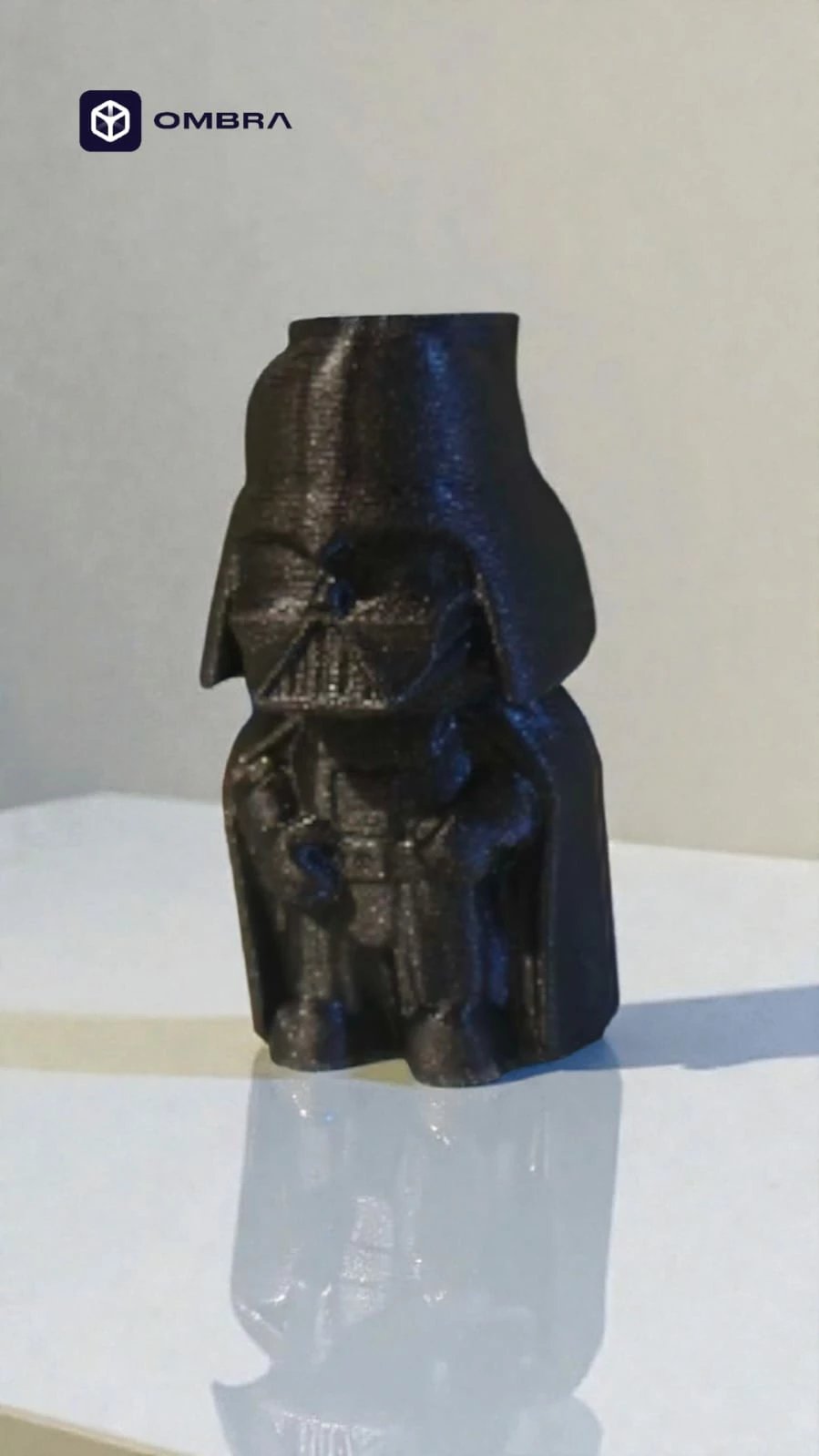 Mbajtëse për çakmak Clipper, dizajni "Darth Vader", e zezë