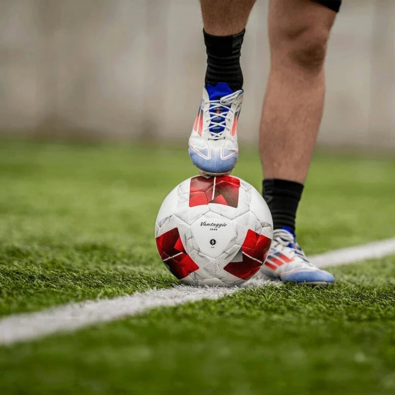 Top futbolli Molten, bardhë e kuqe
