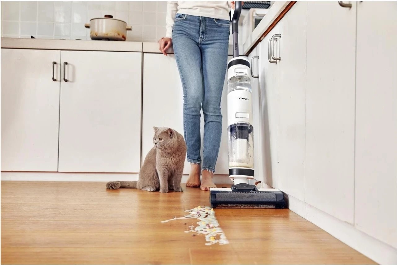 Pastrues vertikal Tineco iFloor Breeze, i bardhë