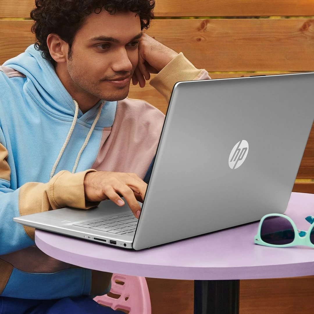 Laptop HP 17-CN2083D, Intel Core i3, 8 GB RAM, 256 GB SSD, 17.3" Full HD, Argjendtë