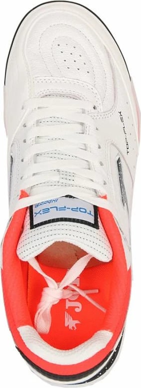 Atlete futbolli Joma, të bardha