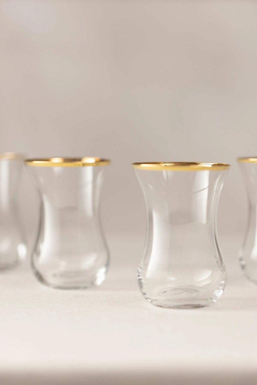 Set gotash çaji (6 copë), Hermia Concept, xham i pastër me detaje të arta