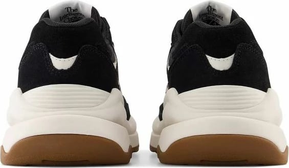 Këpucë New Balance për femra, të zeza