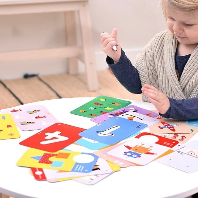 Set edukativ CzuCzu Poznaję Cyfry me libër 56 faqe dhe pisak suchościeralny, për fëmijë 3+