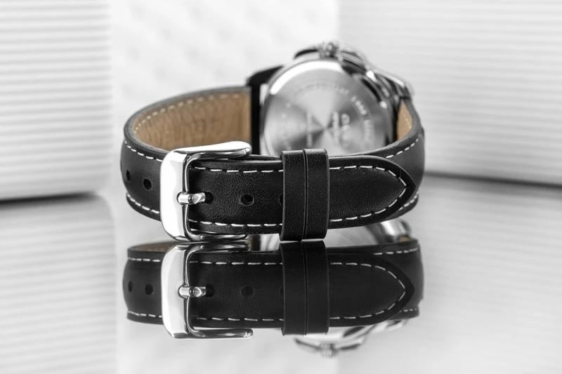 Orë dore për femra CASIO, e zezë