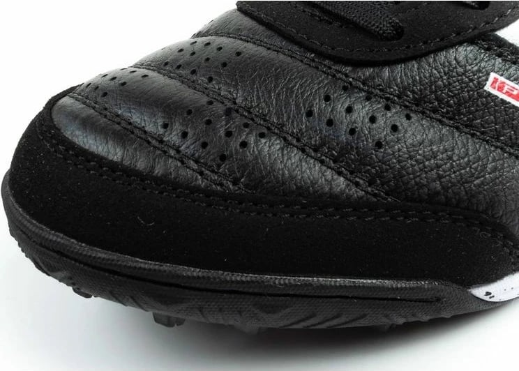 Atlete futbolli Joma për meshkuj, të zeza