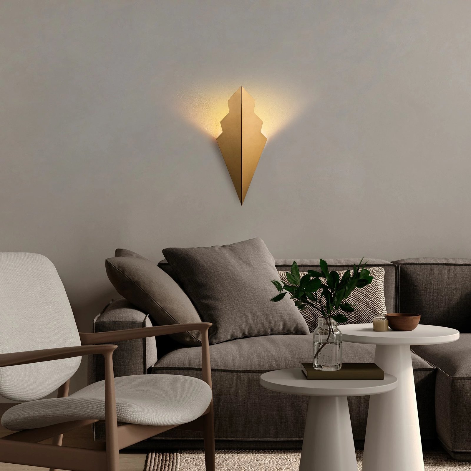 Llambë muri Opviq Arrow, ngjyrë ari, 17x40x15cm Llambë muri Opviq Arrow, ngjyrë ari, 17x40x15cm