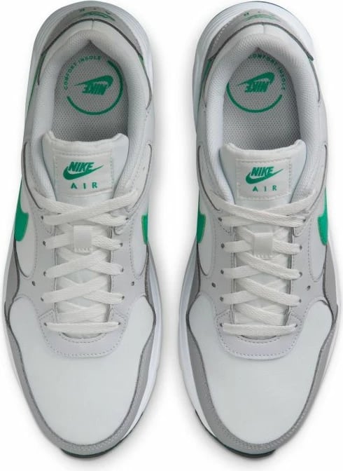 Atlete për meshkuj Nike, të bardha