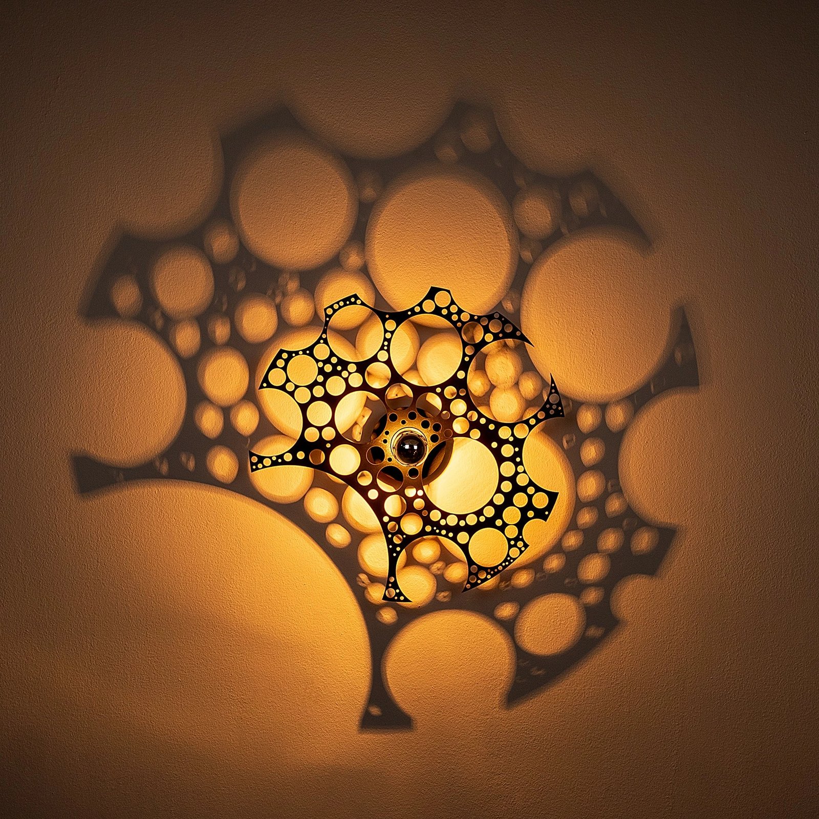 Llambë muri Opviq, ngjyrë e zezë, W-028 Llambë muri Opviq, ngjyrë e zezë, W-028