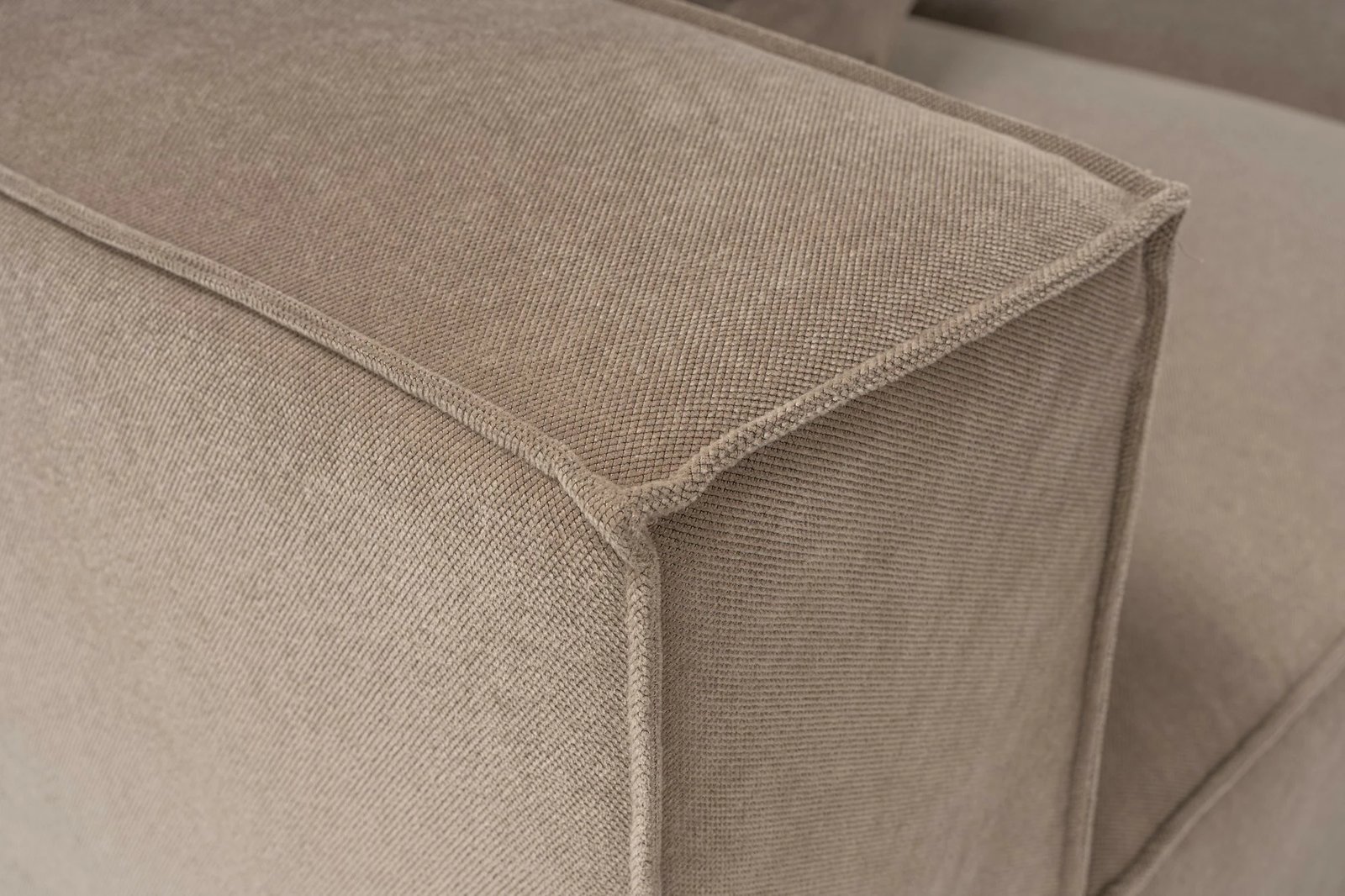 Kënd-sofë Sora me pouffe, ngjyrë kapuçino, Atelier del Sofa Kënd-sofë Sora me pouffe, ngjyrë kapuçino, Atelier del Sofa