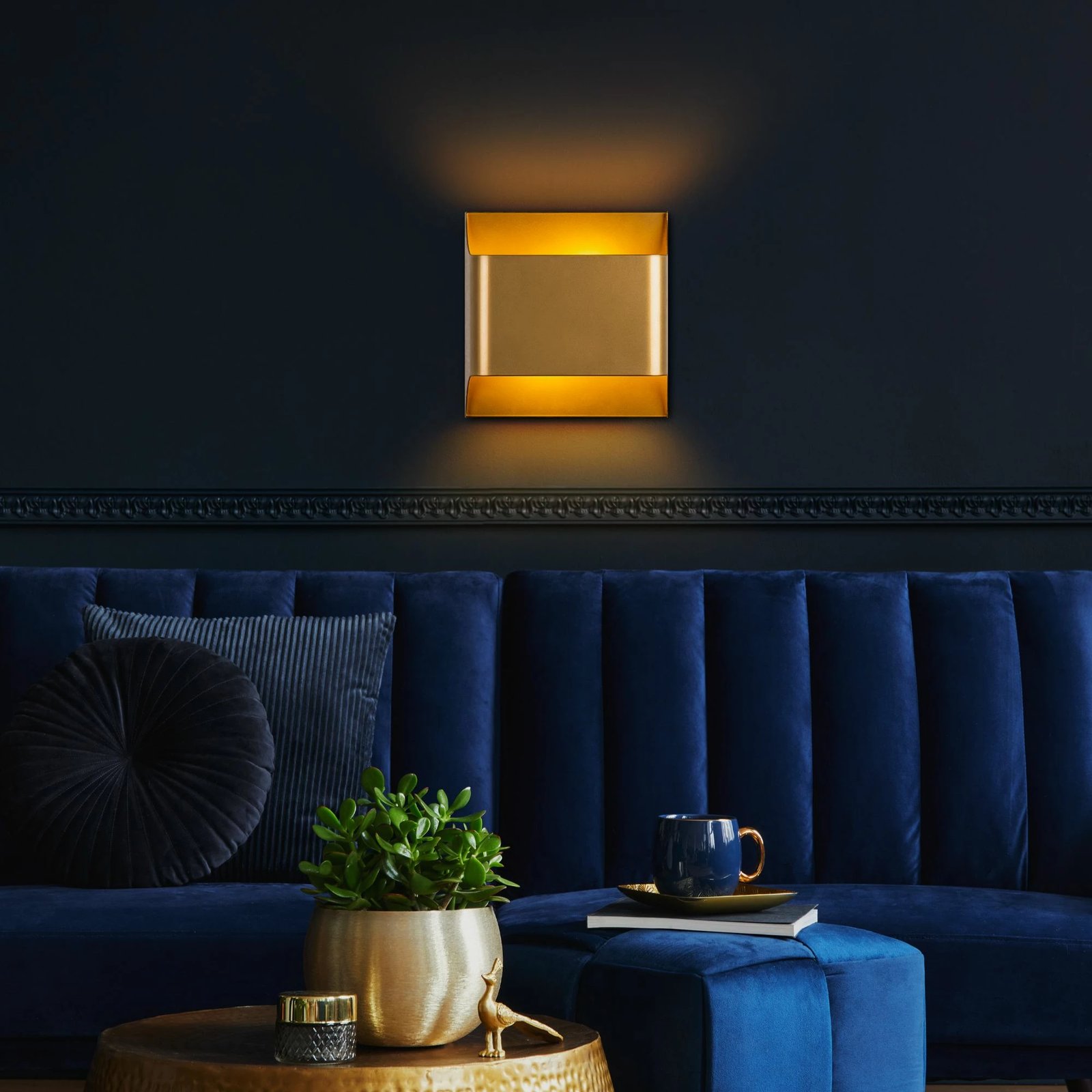 Llambë muri Opviq, Bera - 15302, ngjyrë ari Llambë muri Opviq, Bera - 15302, ngjyrë ari