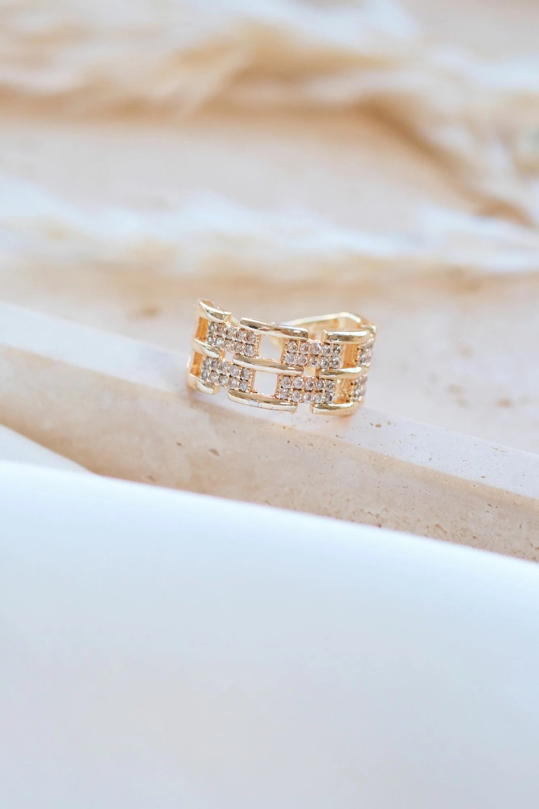 Unazë Jumeon, trup prej bronzi, gur zirkon, ngjyrë ari, madhësi e rregullueshme