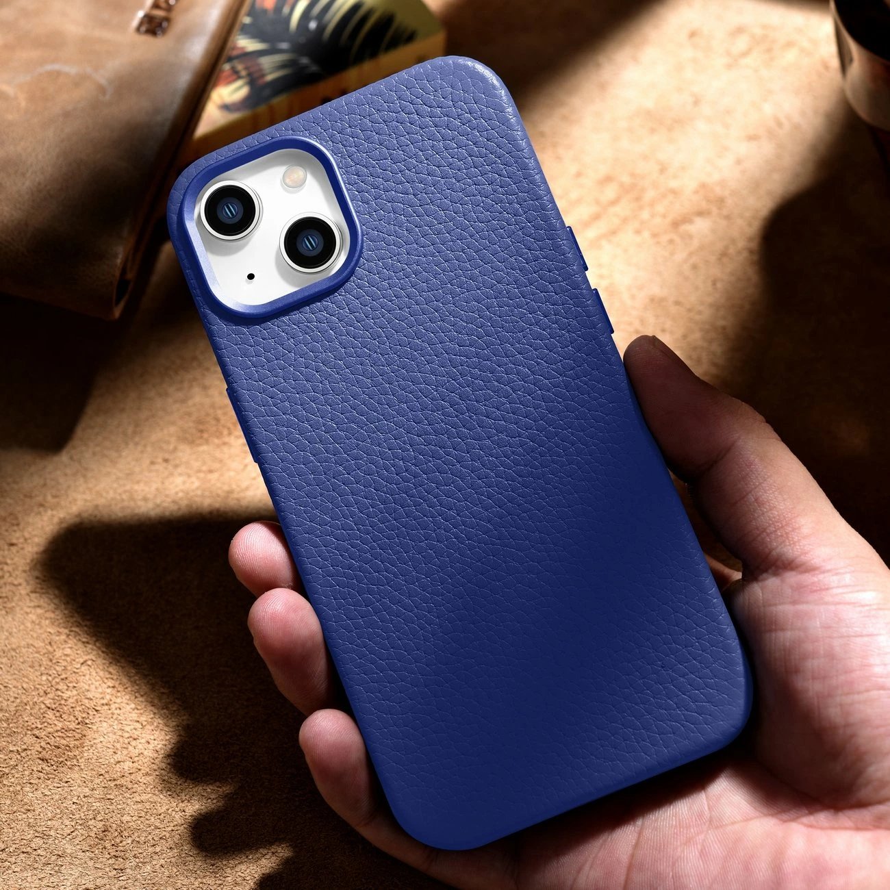 Mbështjellës iCarer Litchi Premium për iPhone 14 me MagSafe, Lëkurë, Blu e errët