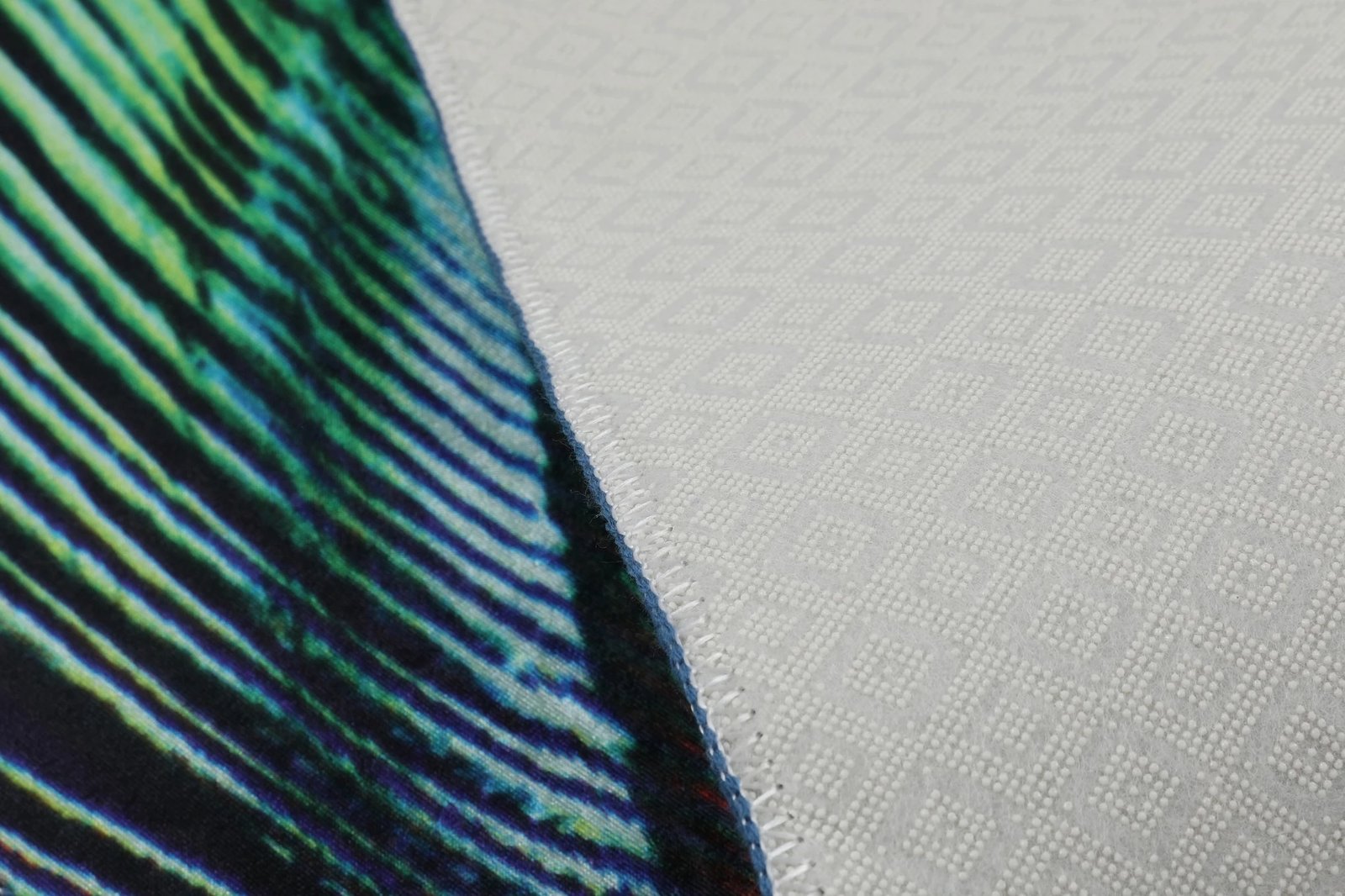 Set tapetash për banjo, 3 copë, dizajn pendë palloi, shumëngjyrëshe, Mijölnir, Peacock Set tapetash për banjo, 3 copë, dizajn pendë palloi, shumëngjyrëshe, Mijölnir, Peacock