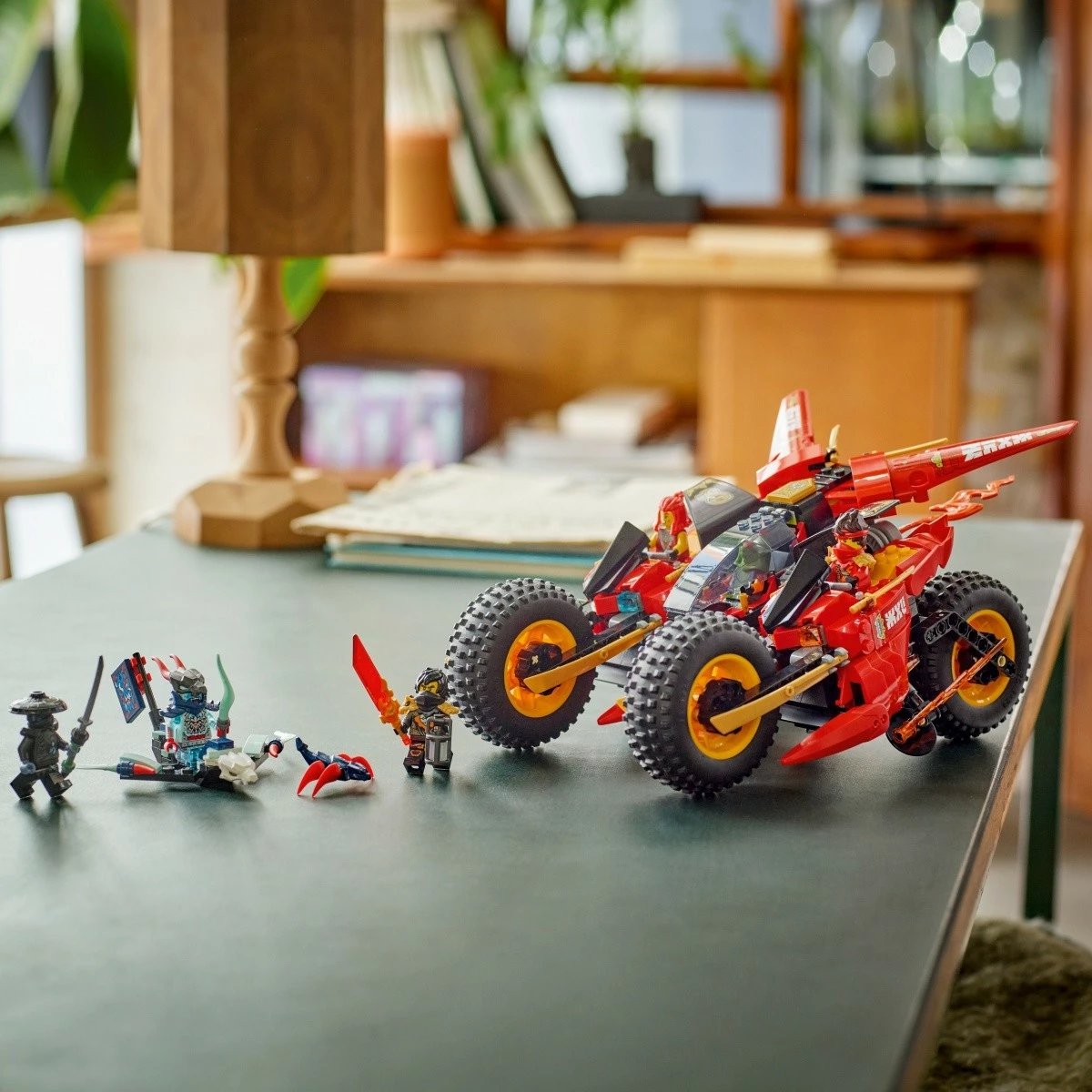Set LEGO Ninjago Ninja Combat Vehicle 71844, 561 pjesë, për fëmijë 8+