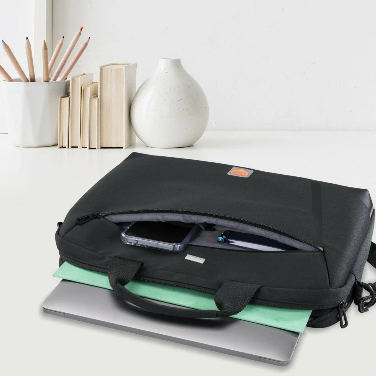 Çantë laptopi Hama Extreme Protect 227051, 15.6-16.2 inç, e zezë Çantë laptopi Hama Extreme Protect 227051, 15.6-16.2 inç, e zezë