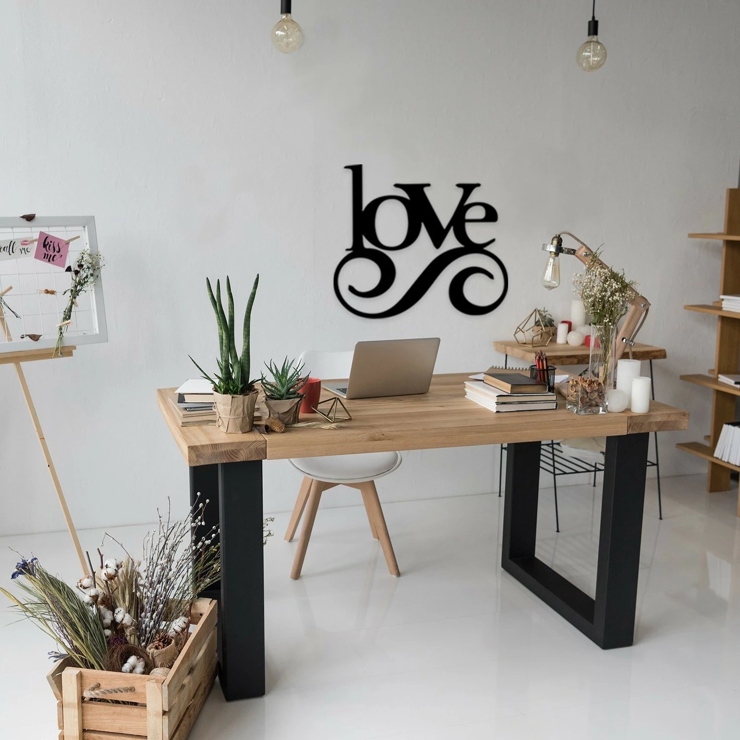 Aksesor dekorativ metalik për mur Wallity, Love, ngjyrë e zezë, 50x43cm