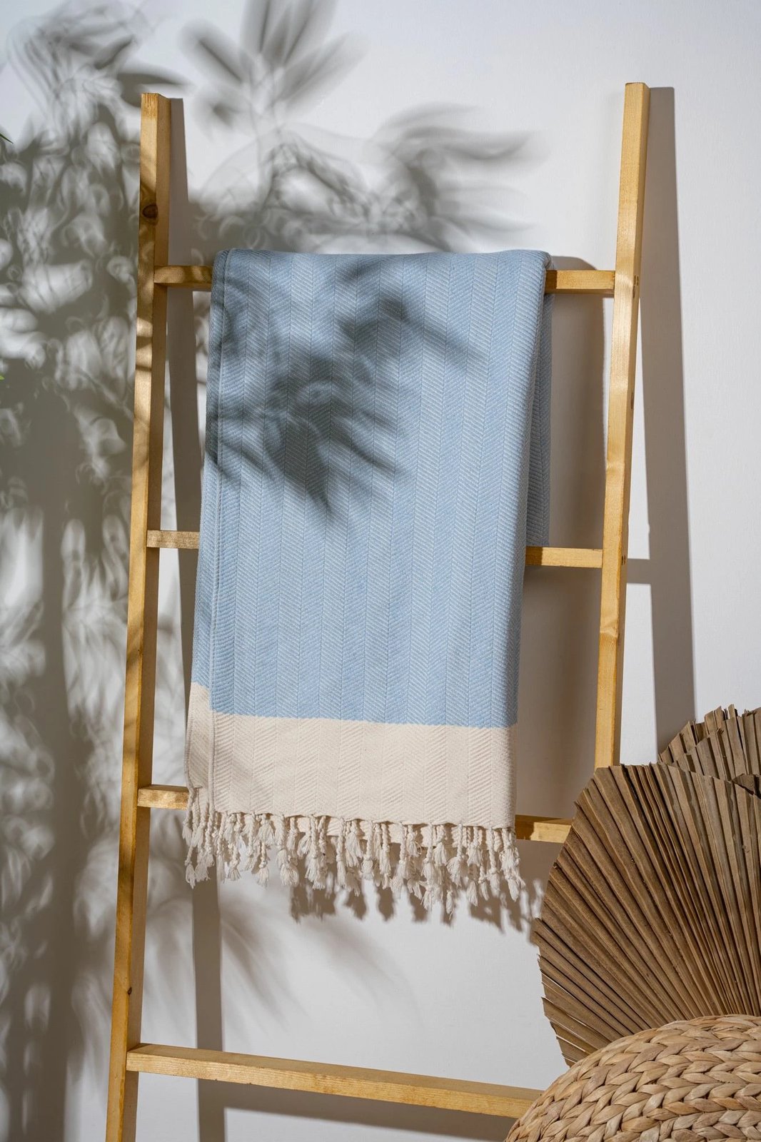 Peshqir plazhi Fouta, ngjyrë kaltër e çelët, Mijölnir, Baliksirti