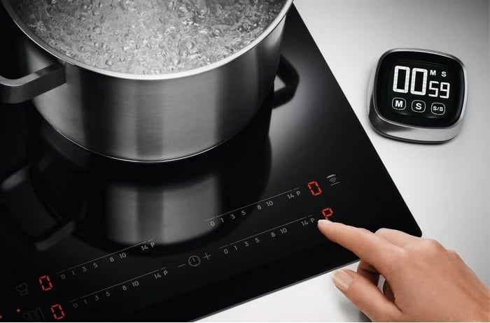 Pllakë induksioni Electrolux LIL61434C, 59 cm, 4 zona, e zezë, për ndërtim të brendshëm
