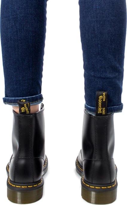 Çizme për femra Dr. Martens, të zeza