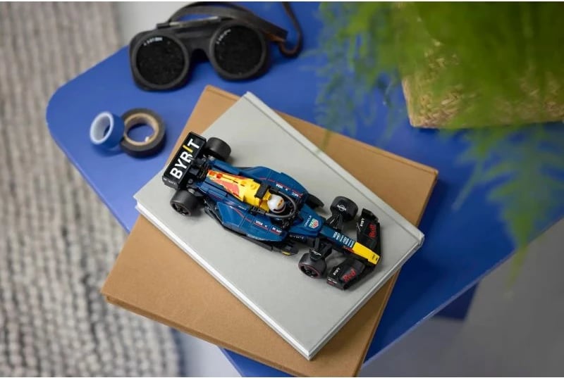 Set LEGO Speed Champions, Red Bull Racing RB20, të kuqe