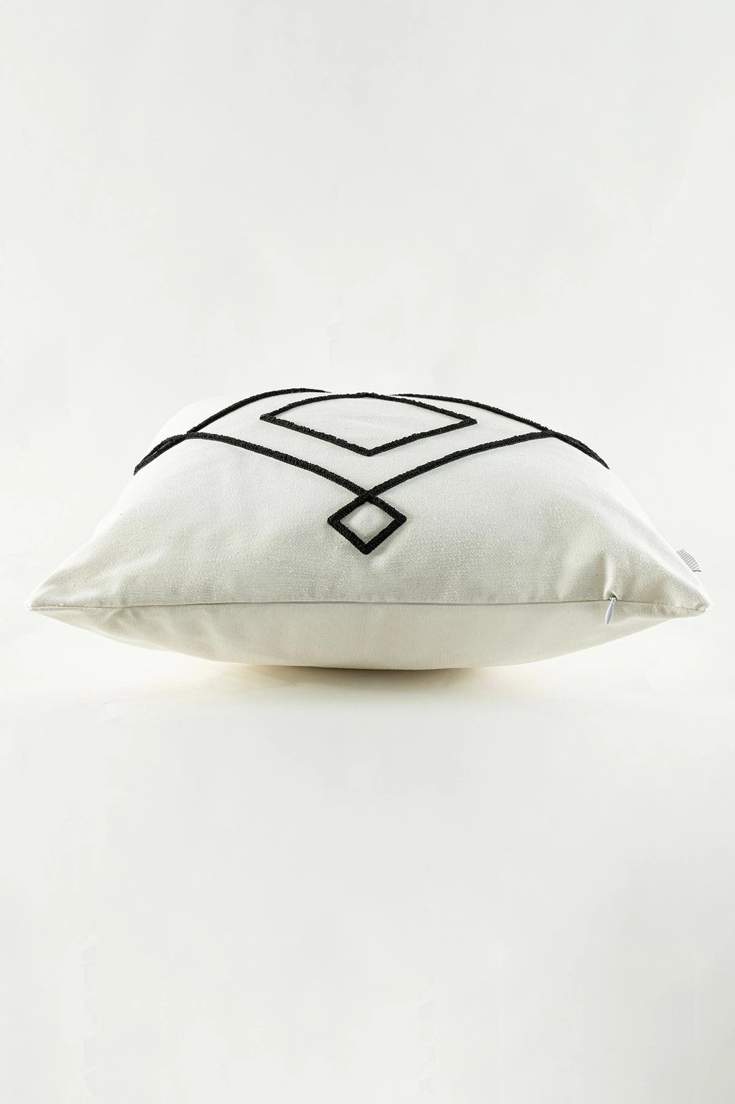 Jastëk dekorativ Evila Originals, liri, ngjyrë e zezë, 43x43cm