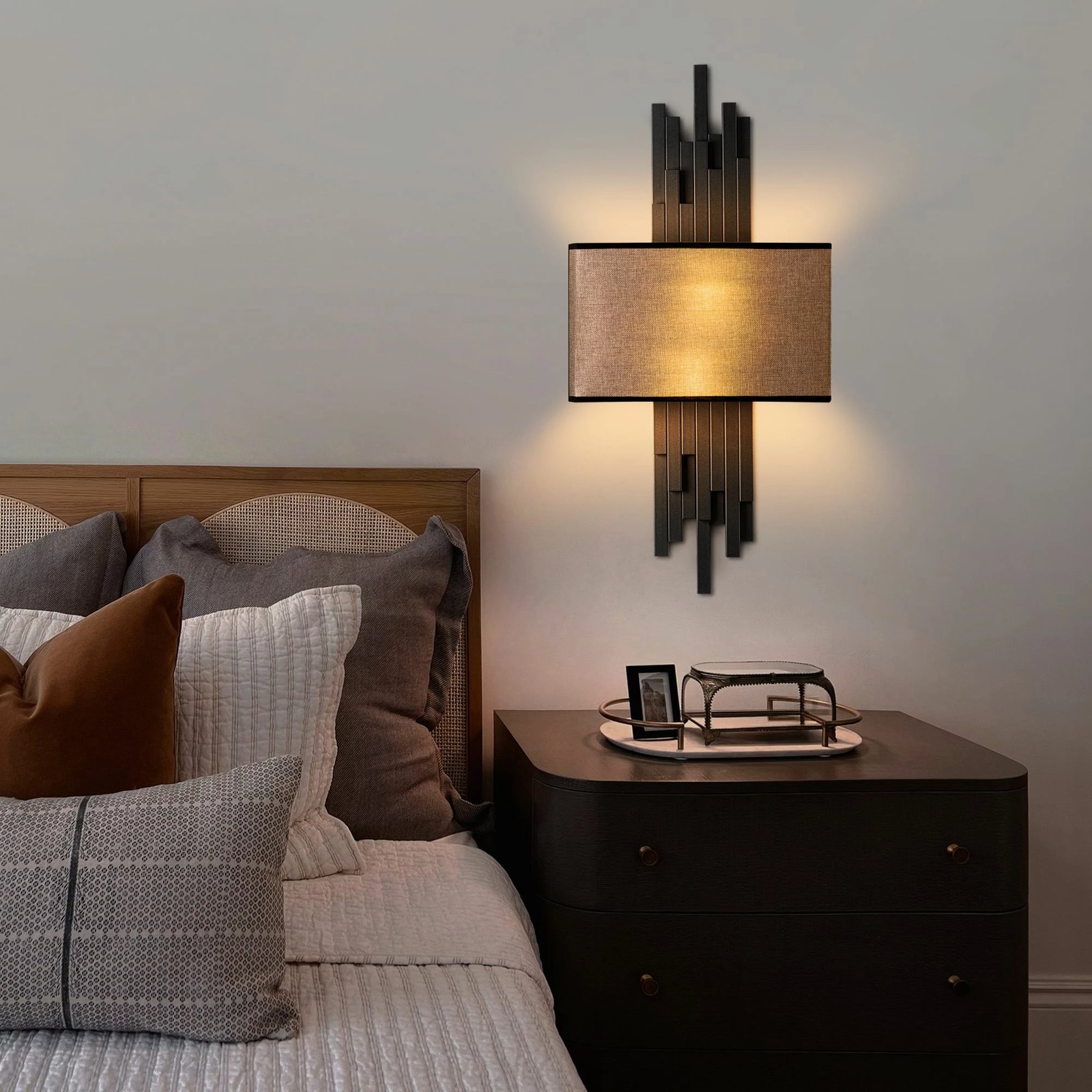 Llambë muri Opviq, Axıs - 15102, metal dhe pëlhurë, e zezë dhe kafe e çelët, 35x75x10 cm