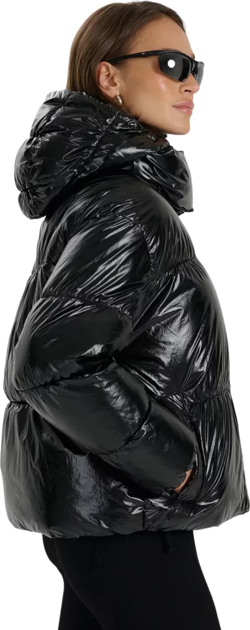 Jakne dimri për femra 4F, e zezë