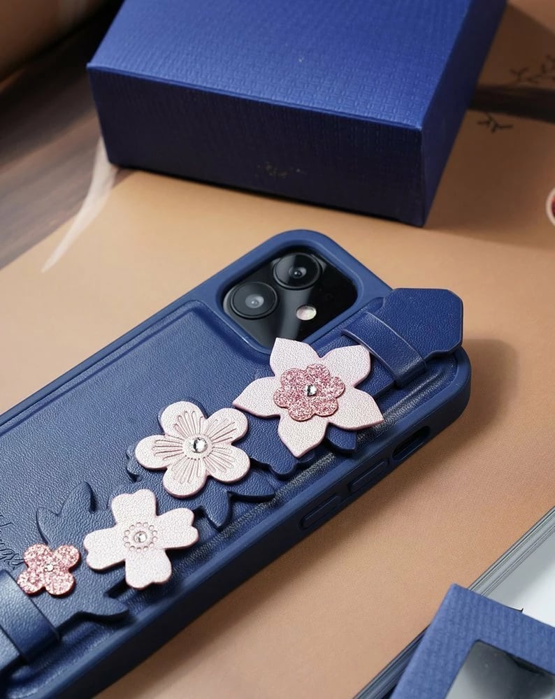 Mbështjellës Kingxbar Sweet Series për iPhone 12 / iPhone 12 Pro, me kristale Swarovski, me dorezë, e zezë